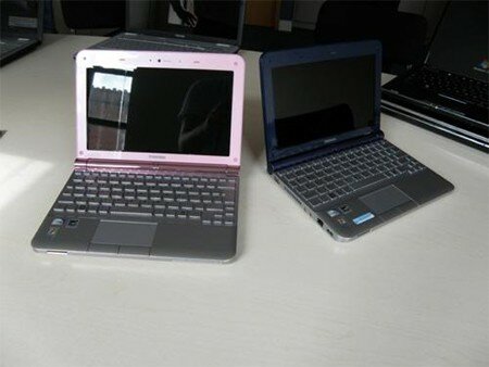 Toshiba_NB200_netbook_silky_pink_ blue